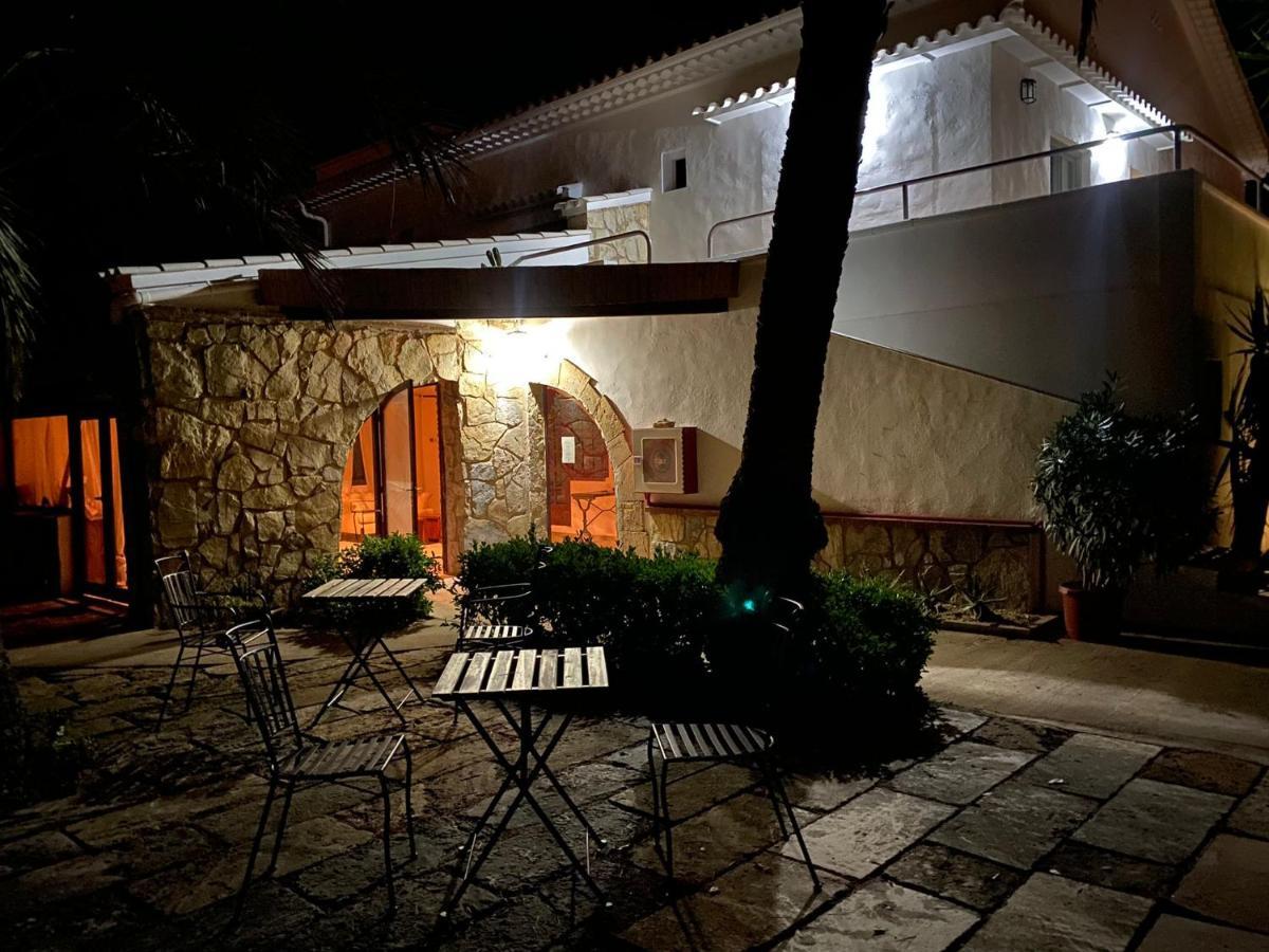 Hostal Residencia Alma Port de Alcudia  ภายนอก รูปภาพ